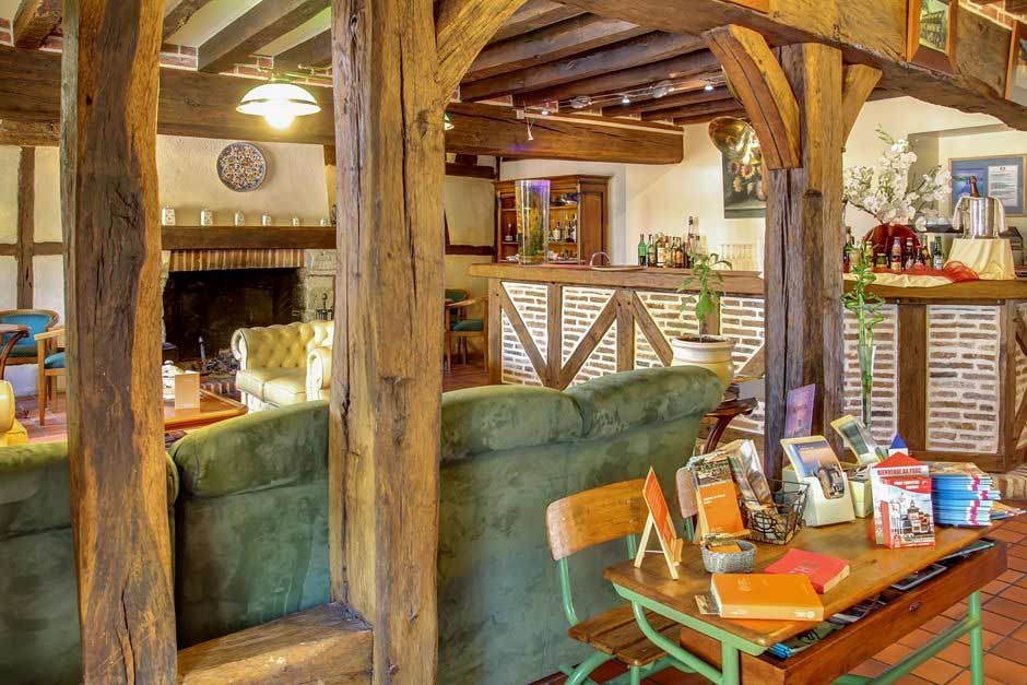 Auberge Du Cheval Blanc - Teritoria Selles-Saint-Denis Restaurant foto
